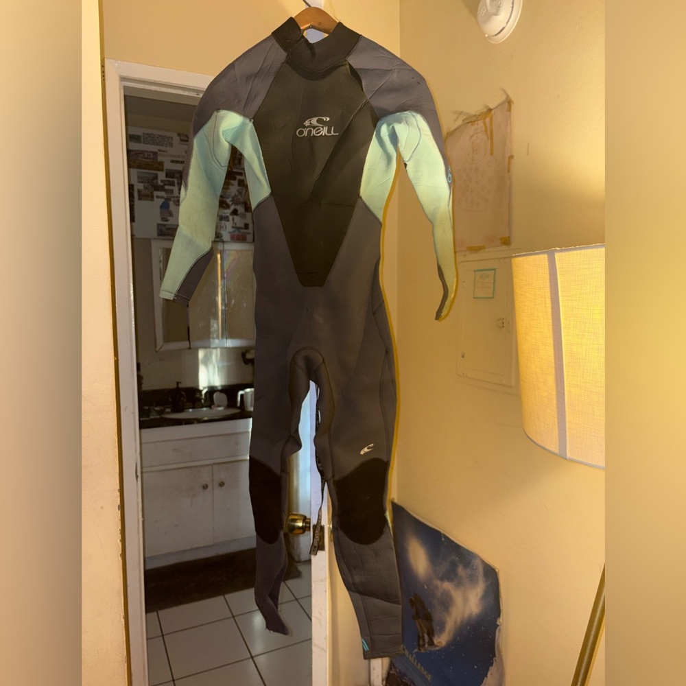 O’Neil Women’s Wetsuit Size 4